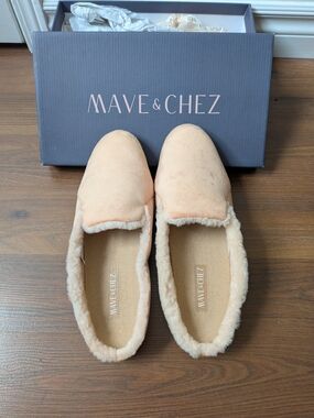 BNWT Mave & Chez Maya Peach Bellini Plush-Lined Slip-Ons